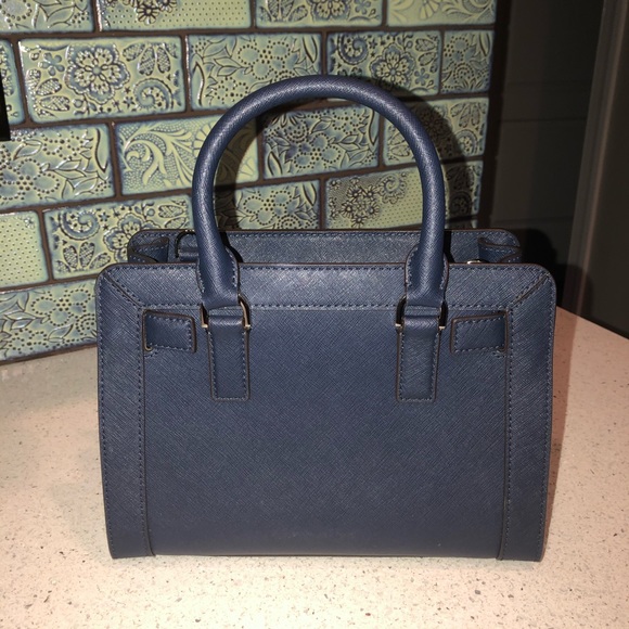 Navy Michael Kors handbag - Picture 3 of 7